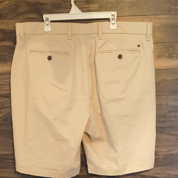 Tommy Hilfiger Men’s Classic Chino Khaki Shorts - Tan/Beige - Size 36 - Picture 4 of 5